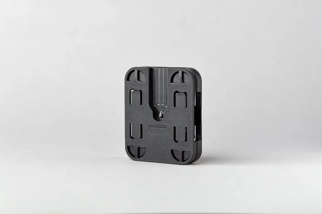 Klick Fast Magnetic Mount w/ Central Dock Peter Jones